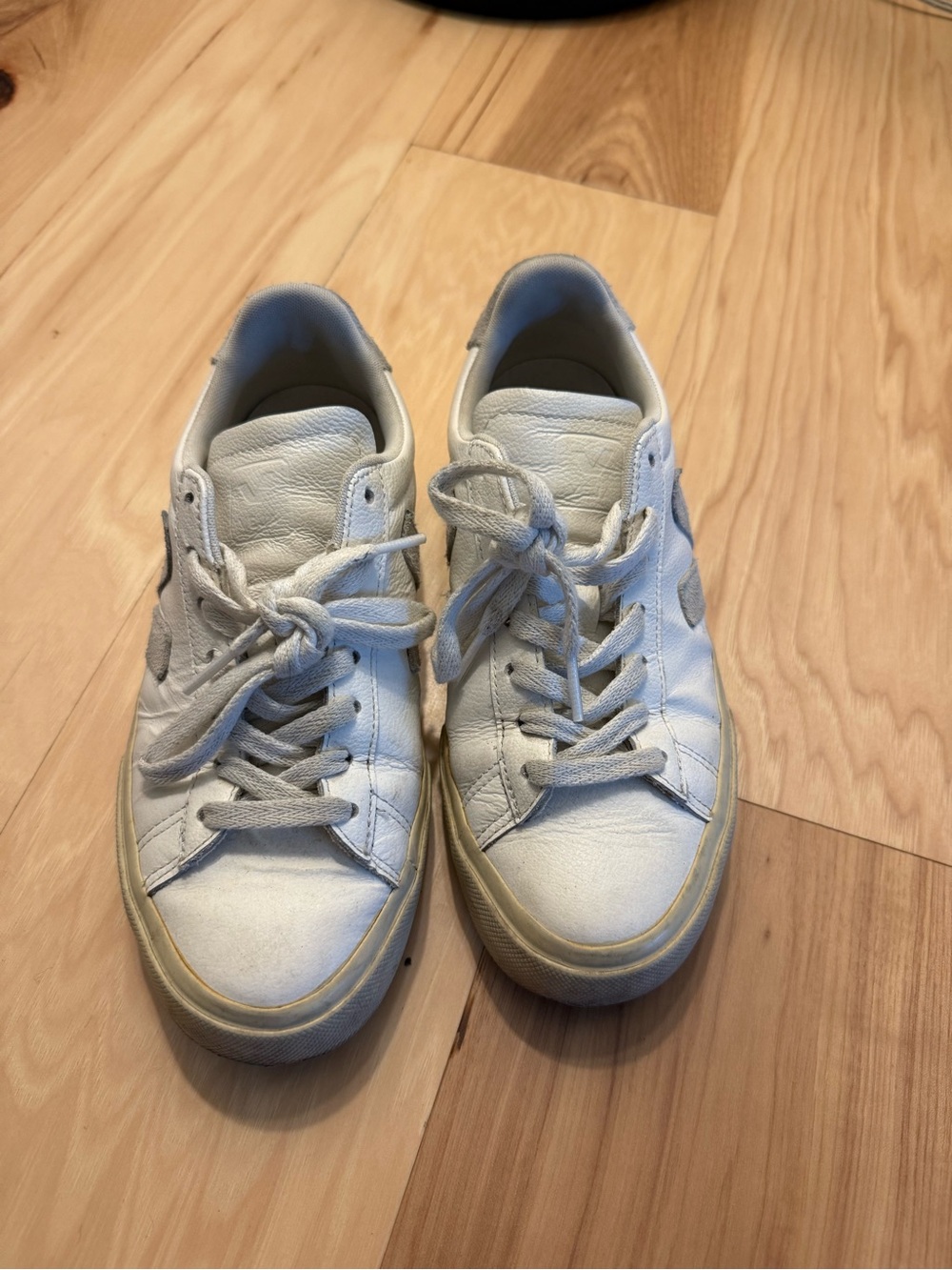 Women’s Veja Tennis shoe